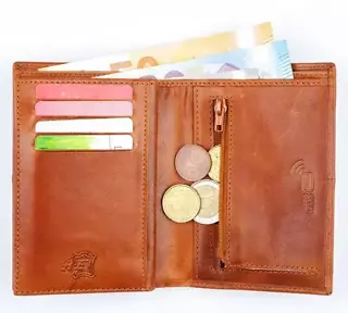 230-512 NAHKALOMPAKKO