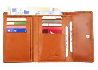 230-668 NAHKALOMPAKKO